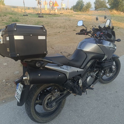 Suzuki V-Strom DL 650 almost like new, 650 cc, silver