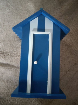 Decorative wooden beach hut like new, 17.3cm blue white