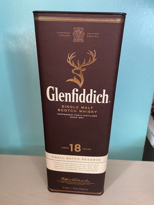 Glenfiddich Collectible Box like new, paper & metal