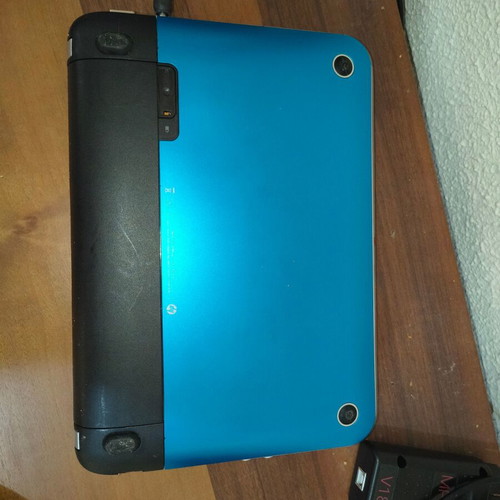 HP Mini Netbook Atom N570 with Charger and New Keyboard