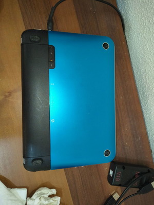 HP Mini Netbook Atom N570 with Charger and New Keyboard
