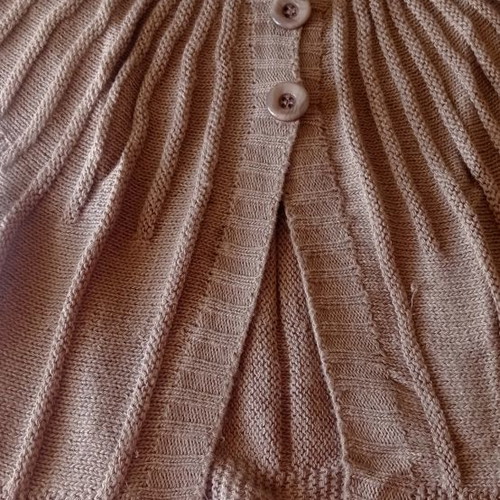 Knitted beige kazaka vest used, size S