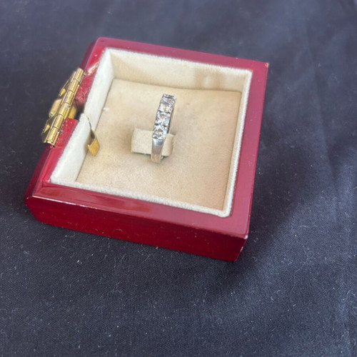 Silver ring with white stones like new