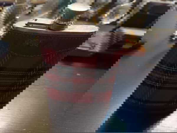ΜΕταλλικο  δοχειο   stainless  steel   120  ml   με  γνησιο  σκωτσεζικο  καλλυμα