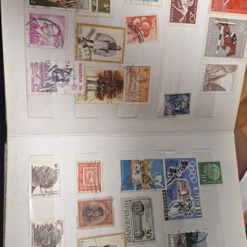 Stamp collection like new, about 400 pieces in album