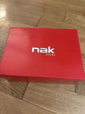 Nak Shoes leather platform sandals size 39 like new, silver