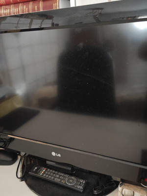 LG HD Ready 32-Inch TV used without MPEG4 decoder