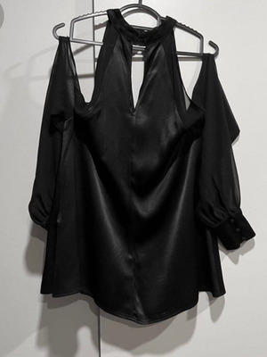 Zara сатенена блуза с изрязвания и халтер употребявана, черна, размер XS