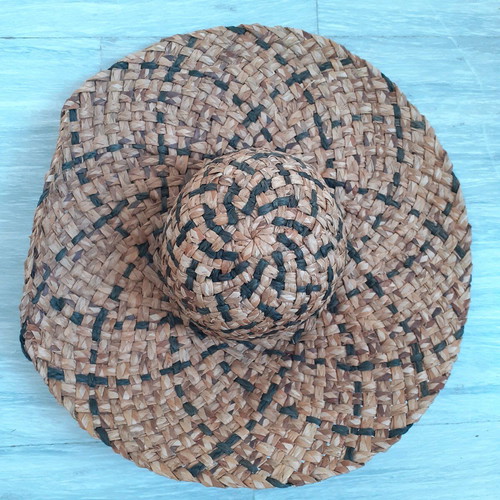 Straw hat used, size 55 cm circumference