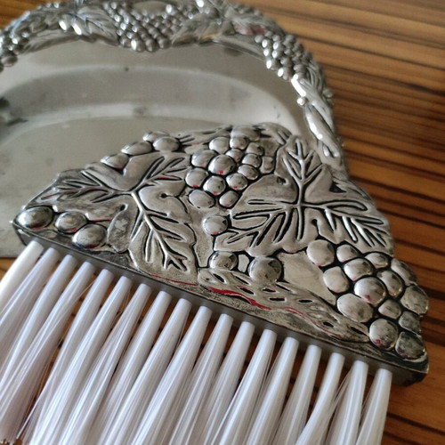 Vintage dustpan and brush set carved, like new