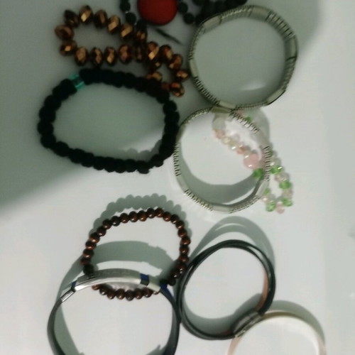 Jewelry used, assorted with belt and mirror gifts