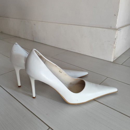Vintage white pointed heels Italy new, leather