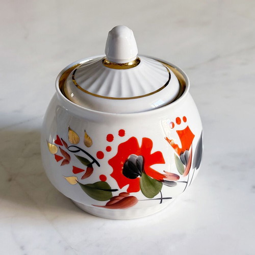 Vintage Chaika Krasnodar porcelain sugar bowl with poppy flowers like new