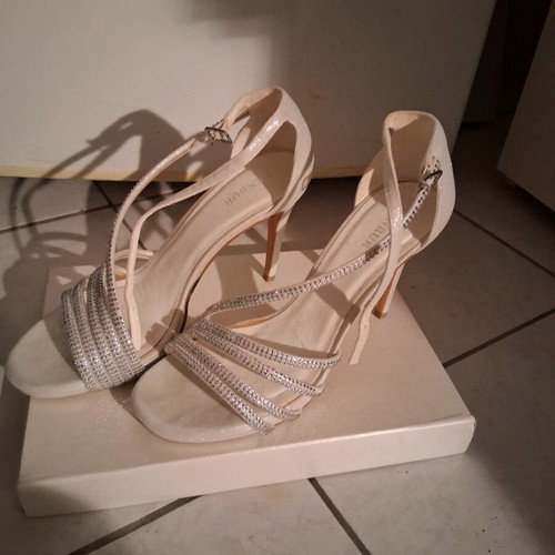 Menbur bridal sandals like new, white and silver, size 40