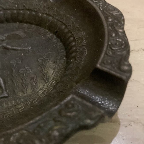 Memorabilia copper ashtray like new from Knossos with engravings