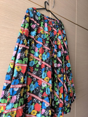 Hemithea midi skirt like new, size L/XL, black multicolor
