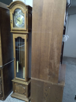 Grandfather clock oak furniture like new