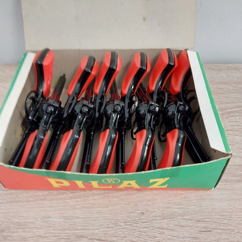 Pilaz N 11 iron pistols new, pack of 12 pieces