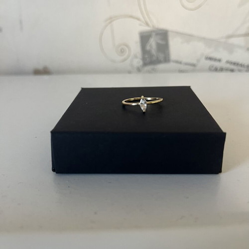 Ring type gold like new
