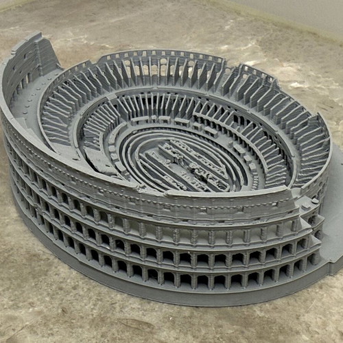 Colosseum model like new