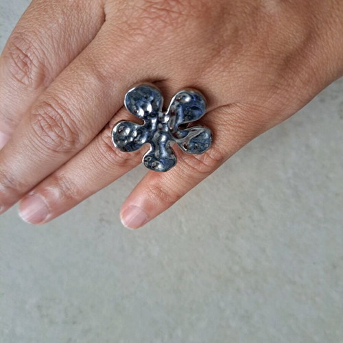 Daisy ring used