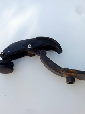 Latch lever for rear window opening used for Fiat Punto GT and other models