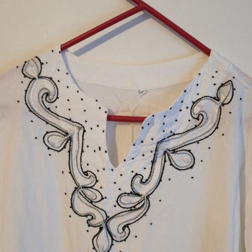 White women's tunic with embroidery and beads boho size L like new