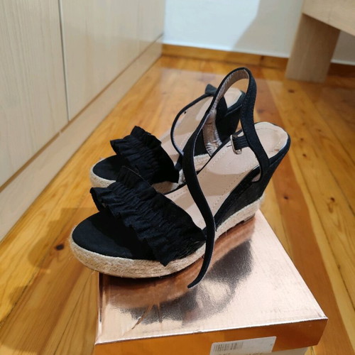 Black platform shoes used with light glitter, size 37