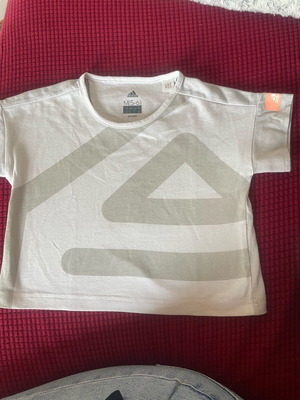 T-shirt Adidas σαν καινούργιο για 5-6 ετών γκρι