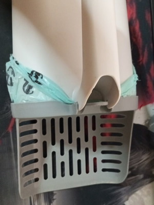 Cat Litter Scoop 2-in-1 with Integrated Bin and Bags like new