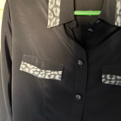 Women's black shirt like new, size M
