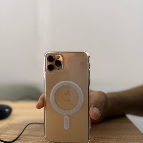 IPhone 11 Pro Max 256 σαν καινούργιο, χρυσαφί με 3 θήκες