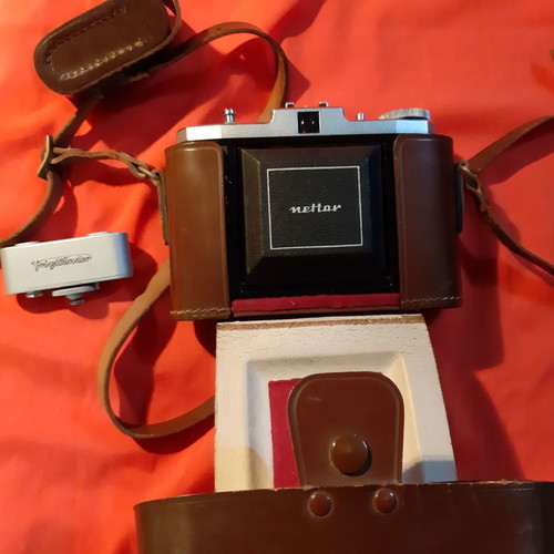 Vintage Zeiss Ikon Nettar folding camera used