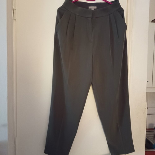 H&M women's pants like new, dark olive, size medium