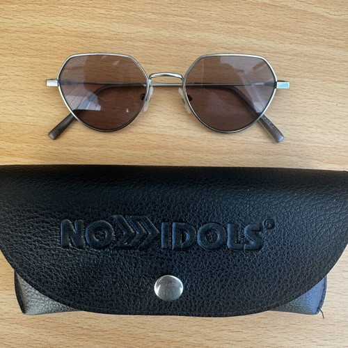 No Idols sunglasses like new, thin polygonal metal frame, grey lenses