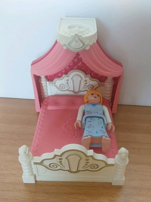 Playmobil принцеса с кралско легло употребяван, рядък