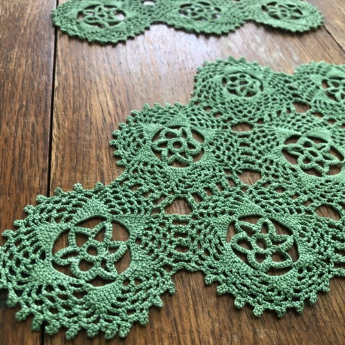 Handmade needle embroidery table set like new, 3 pieces