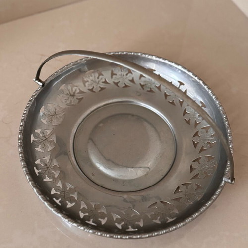 Metal tray basket like new, diameter 23 cm