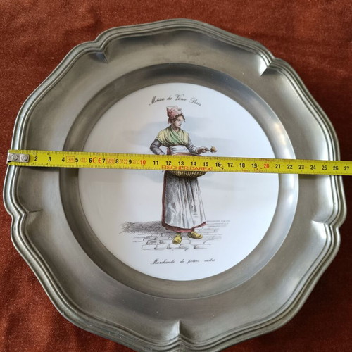 Limoges decorative plate like new, collection The Trades of Old Paris