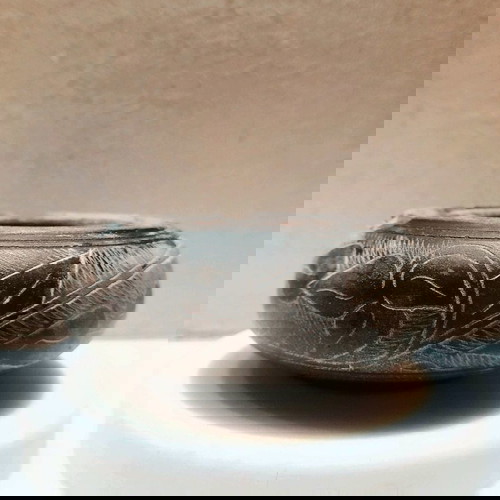 Ръчно изработена издълбана пепелник с камък от Мъртво море като нов