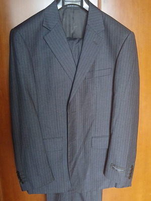 Giorgio Armani le collezioni men's suit dark blue, like new