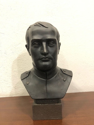 Large Napoleon bust statue like new