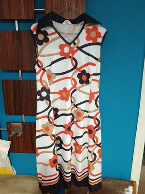 Vintage floral mod dress like new, size L, brown and red