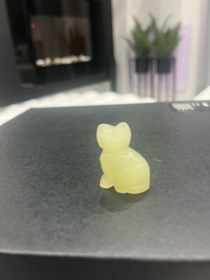 Onyx cat miniature like new