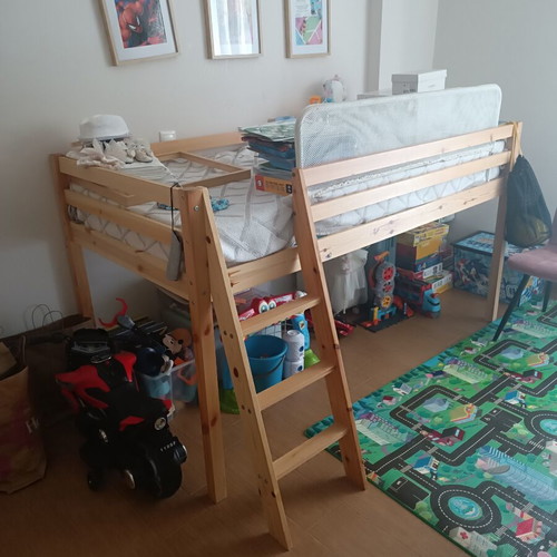 Loft bed like new without mattress