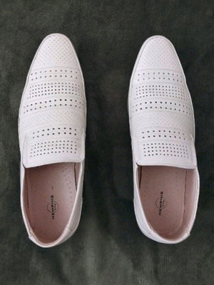 Men's leather shoes size 43, elegant, white beige