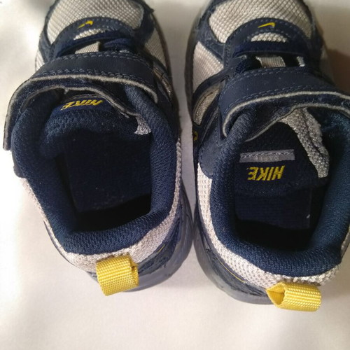 Nike boys' shoes like new, size 22.5