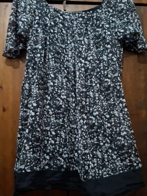 Tunic dress like new, printed, with lining and pleats