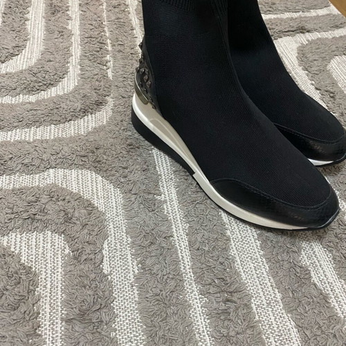 Black ankle boots like new, size 37