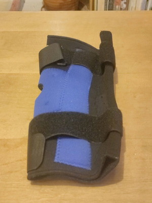 Ortholand Object 415 elastic knee brace with hole and stays, like new, size medium